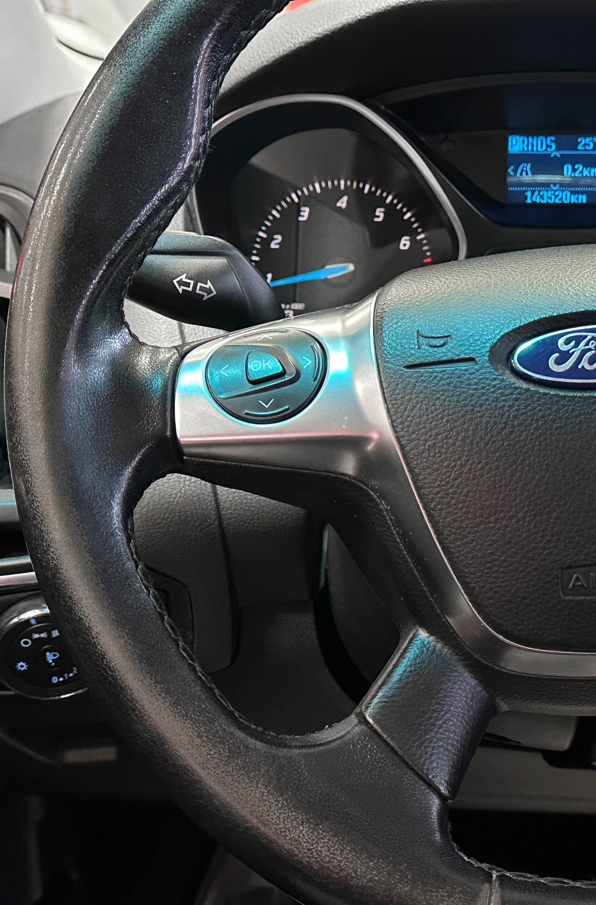 Ford Focus - фото 20