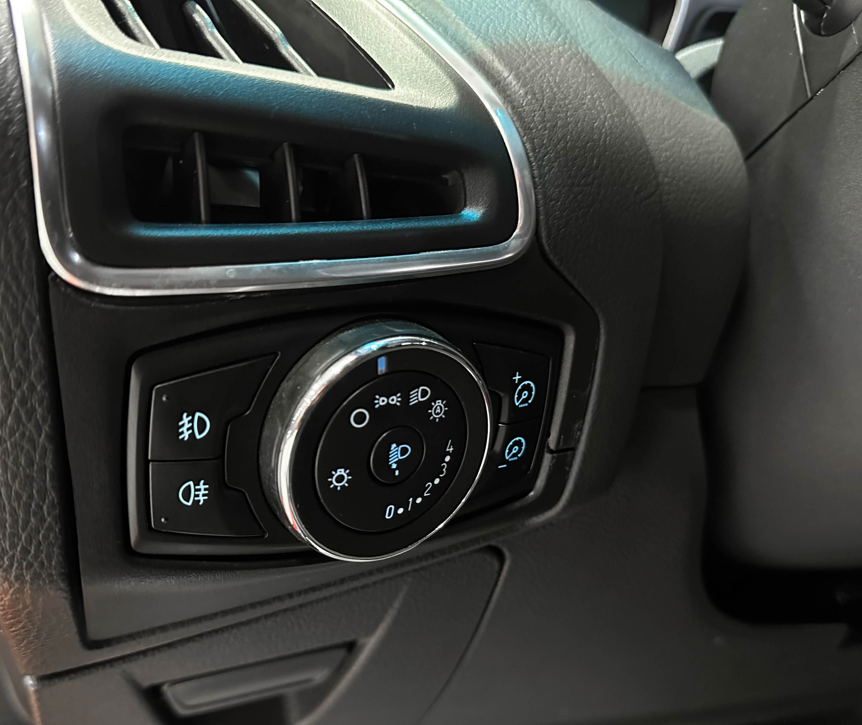 Ford Focus - фото 18