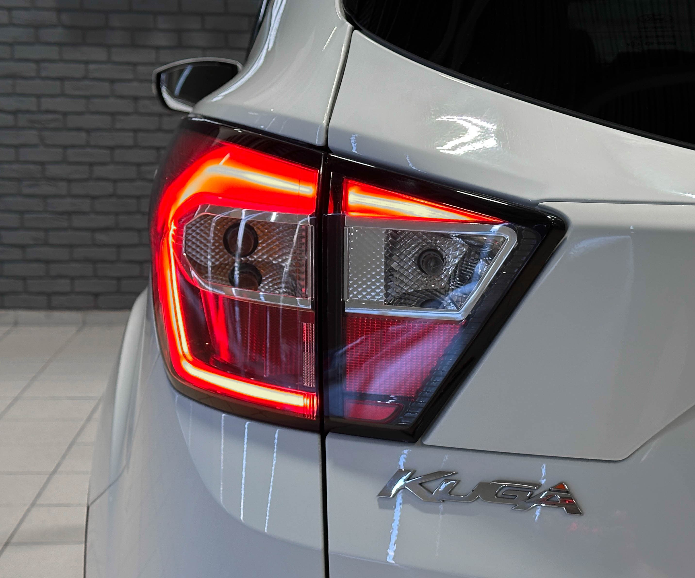 Ford Kuga - фото 8