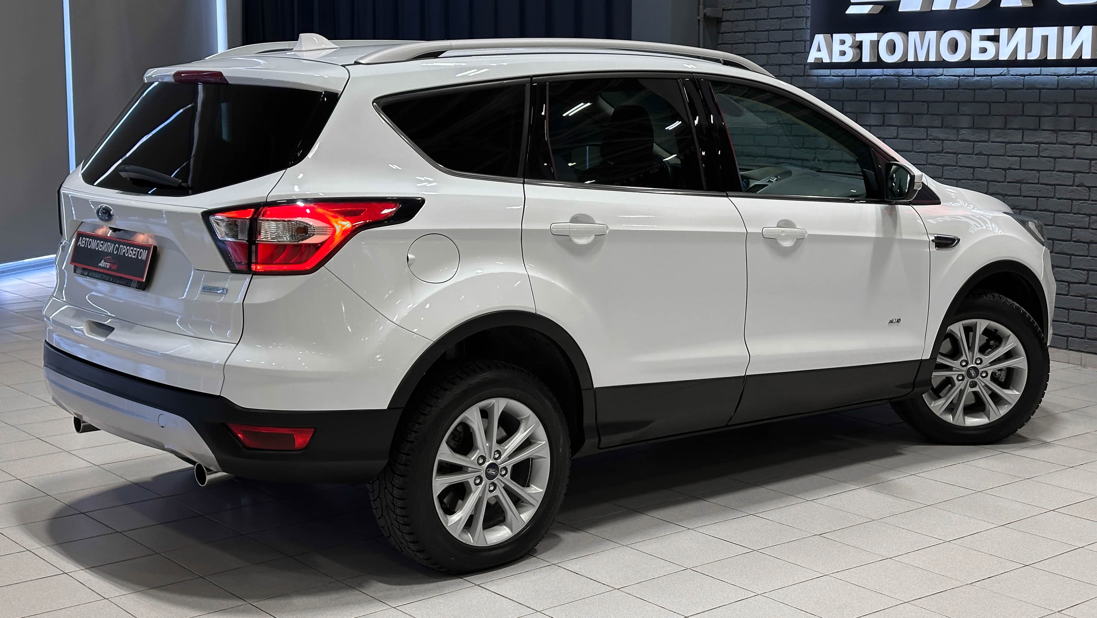 Ford Kuga - фото 6