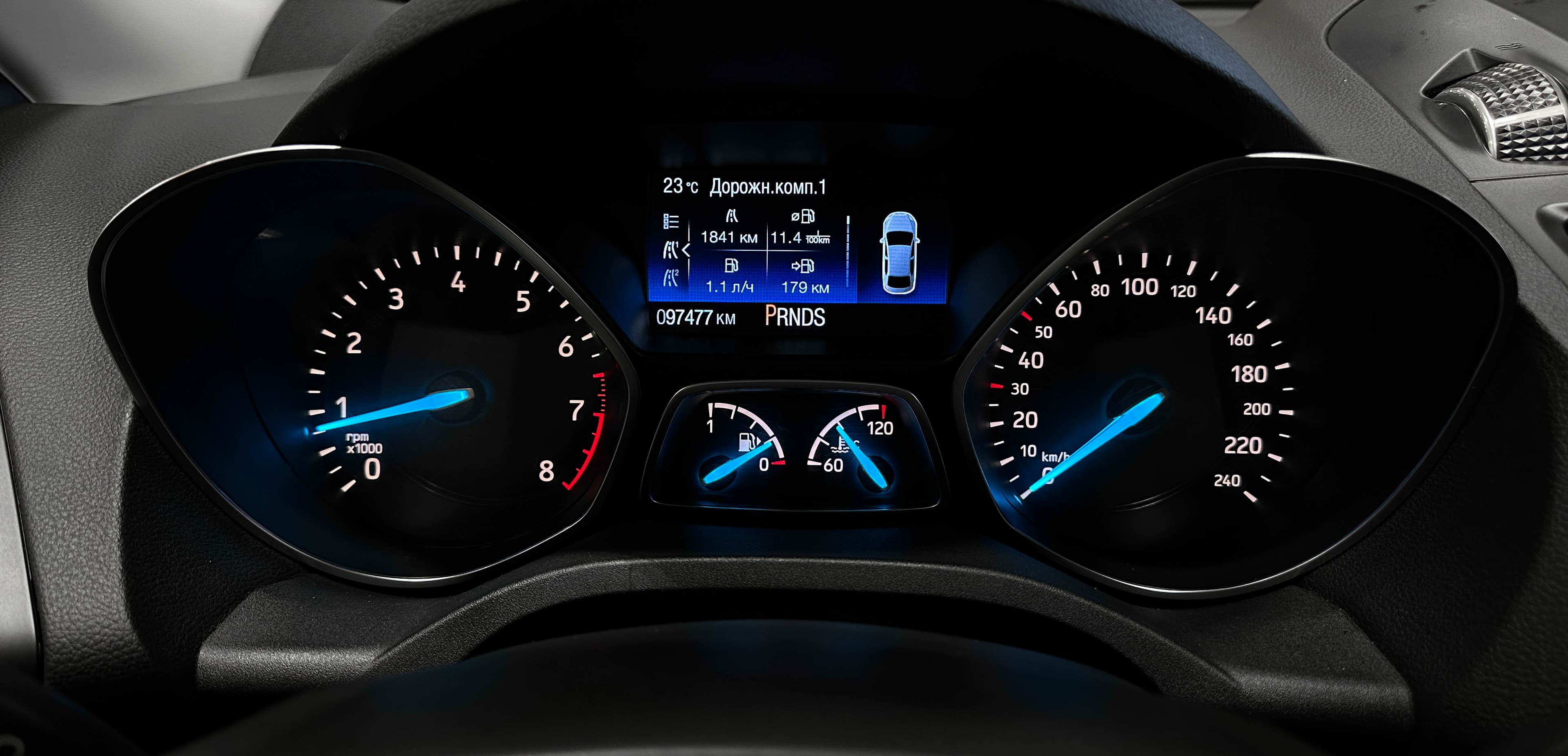 Ford Kuga - фото 23