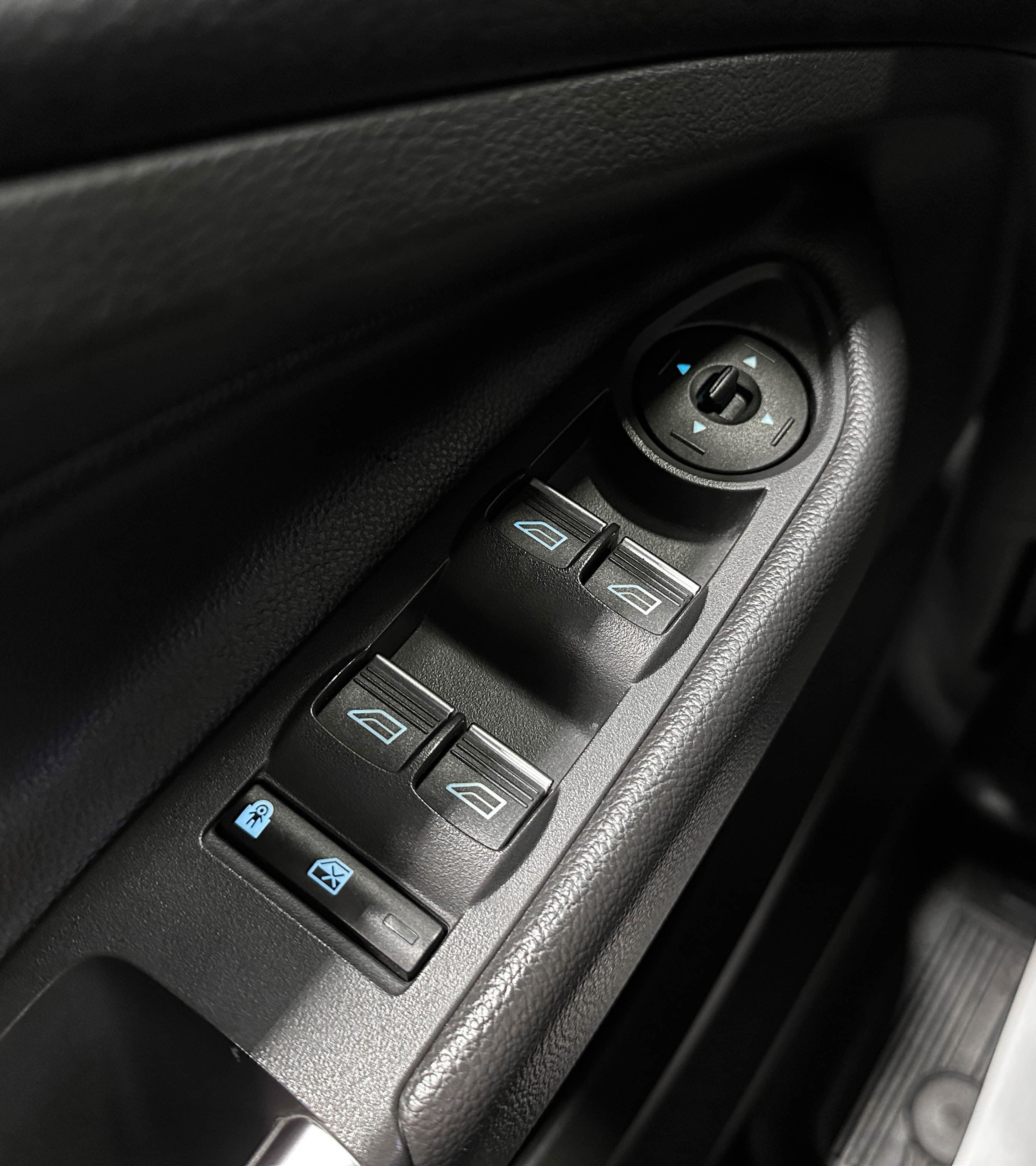 Ford Kuga - фото 19