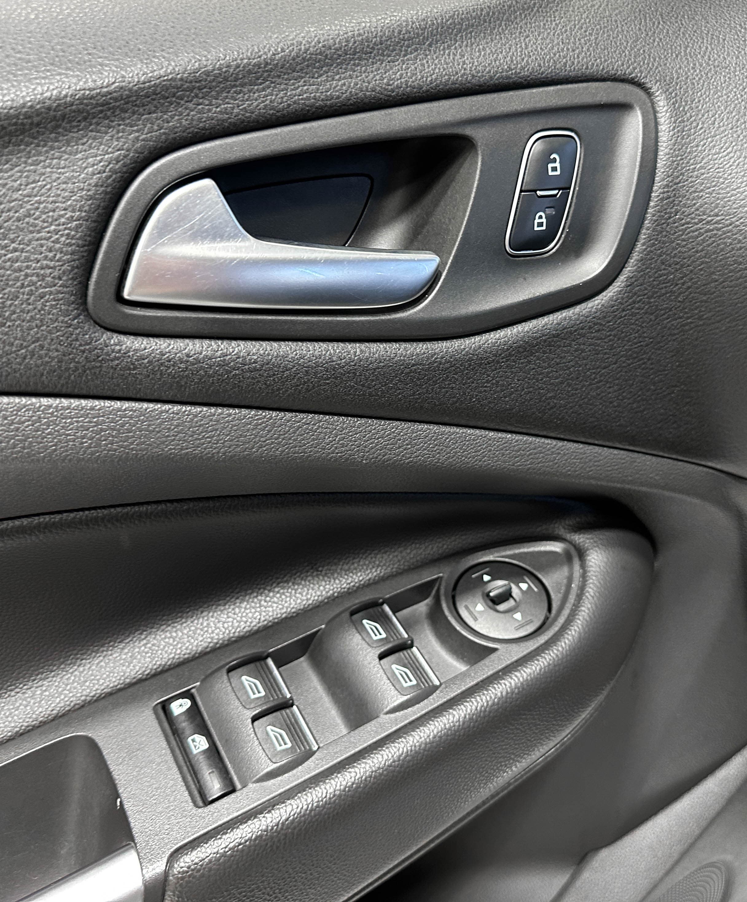 Ford Kuga - фото 18