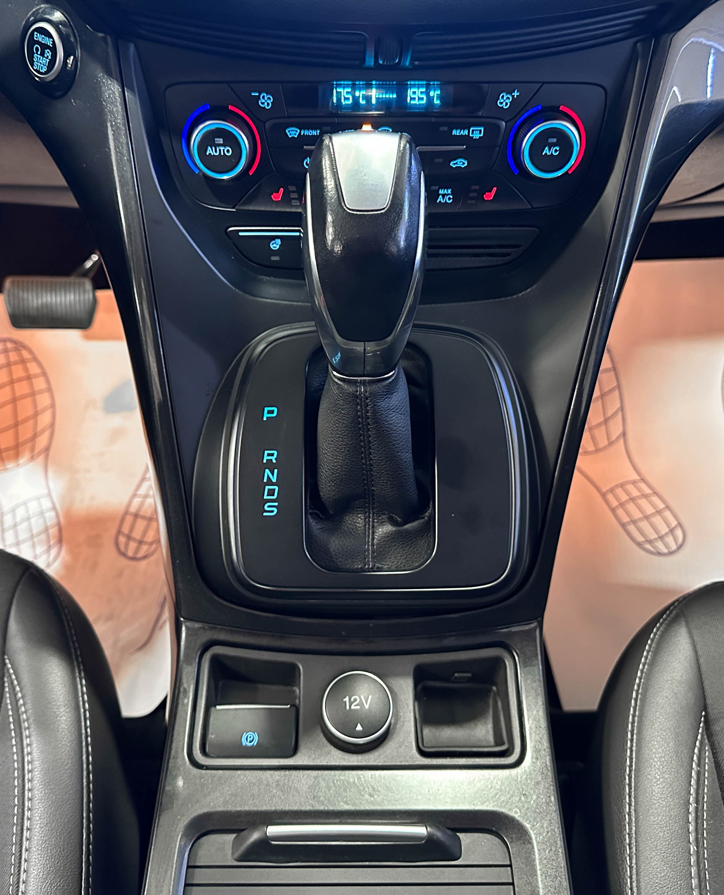 Ford Kuga - фото 28