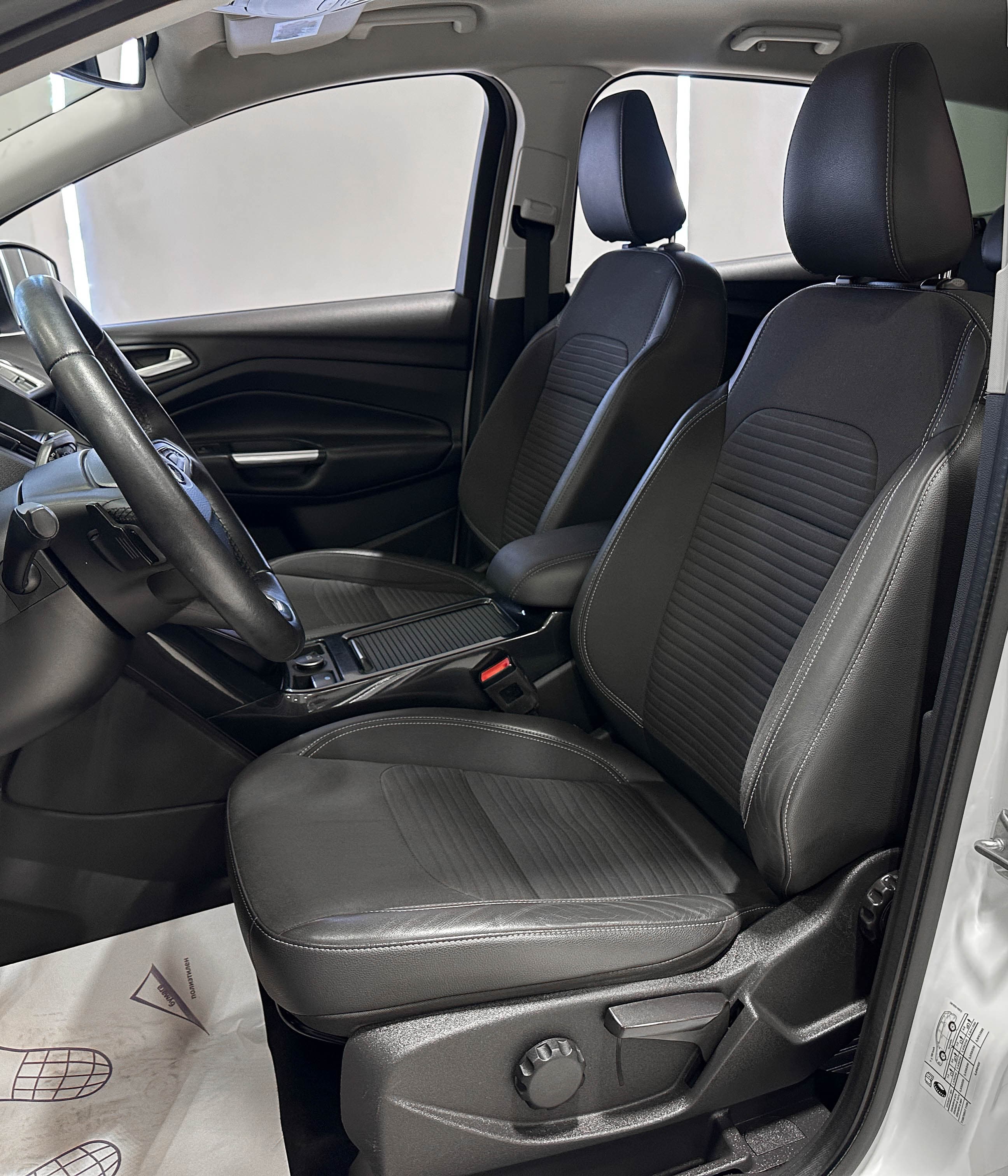 Ford Kuga - фото 16