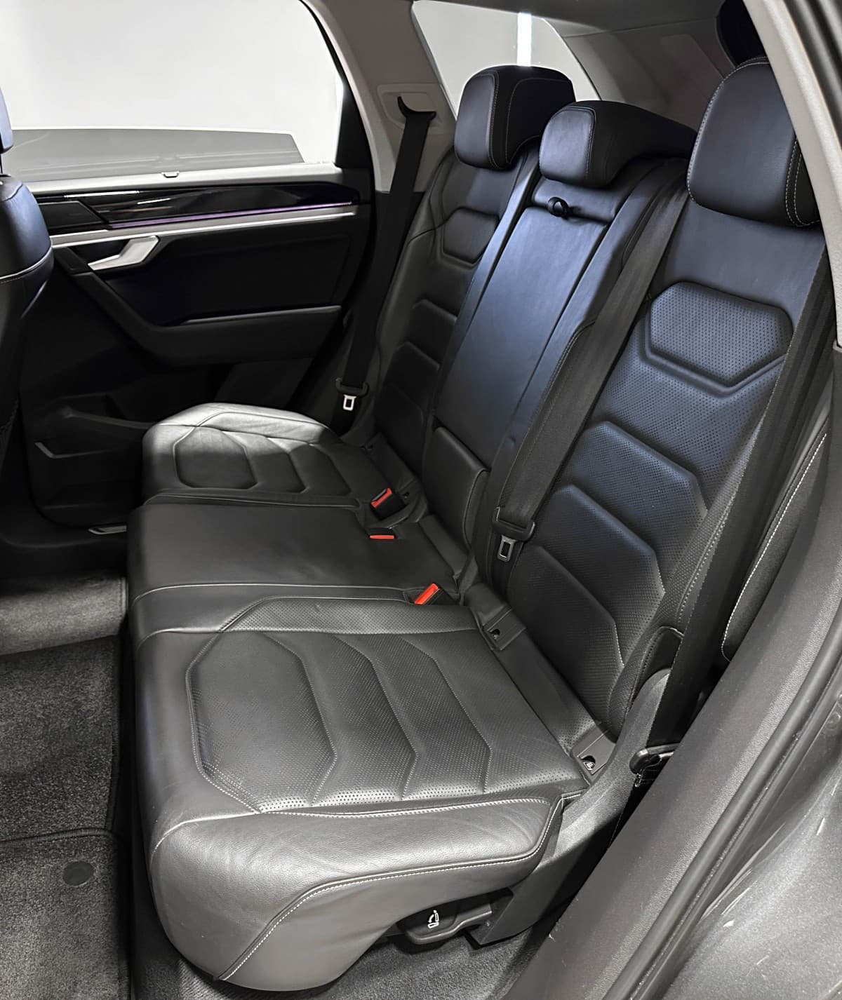 Volkswagen Touareg - фото 13