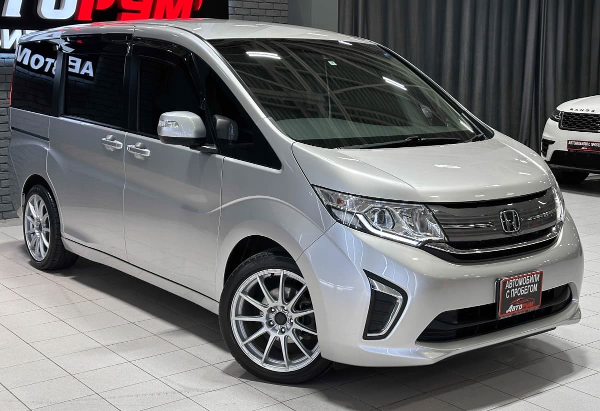 Honda Stepwgn - фото 5