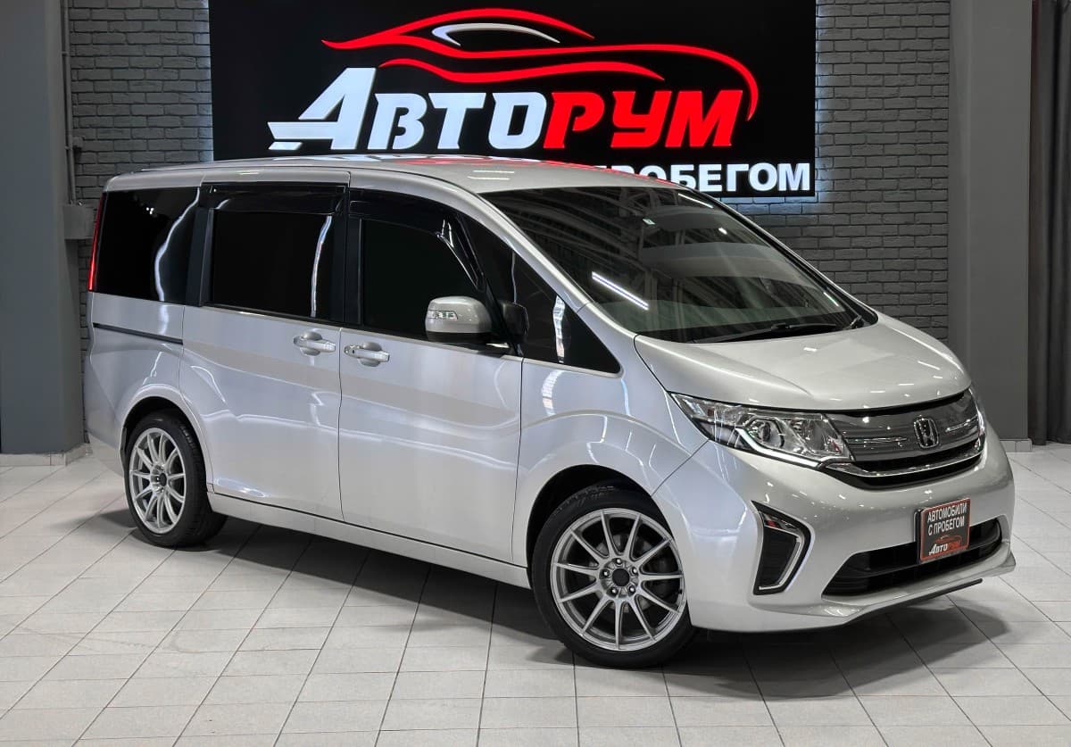 Honda Stepwgn - фото 1