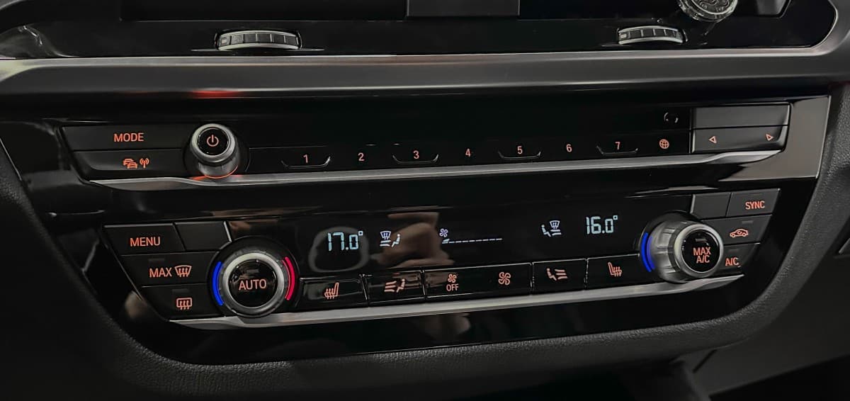 BMW X4 XDRIVE 20D - фото 26