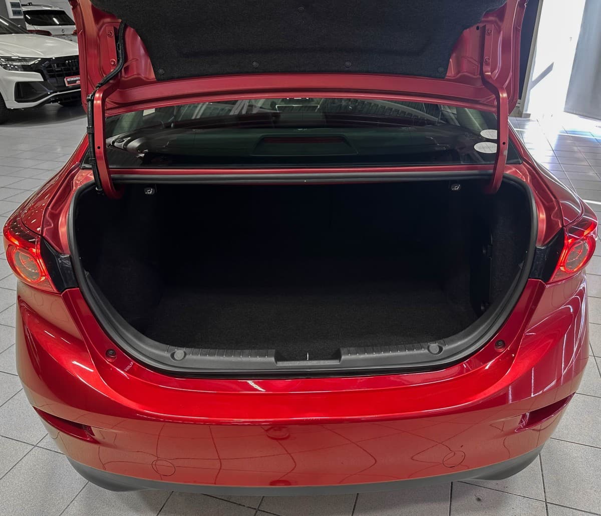 Mazda Axela - фото 13
