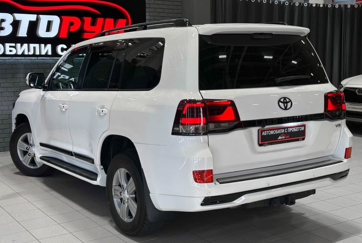 Toyota Land Cruiser 200 - фото 9