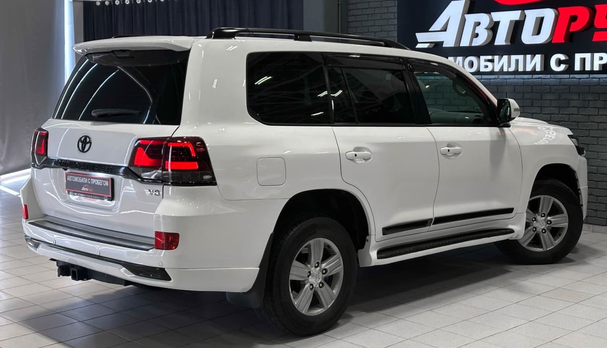 Toyota Land Cruiser 200 - фото 6