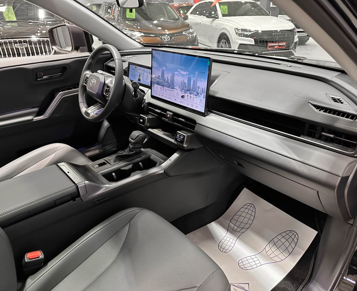 Toyota RAV4 - фото 17