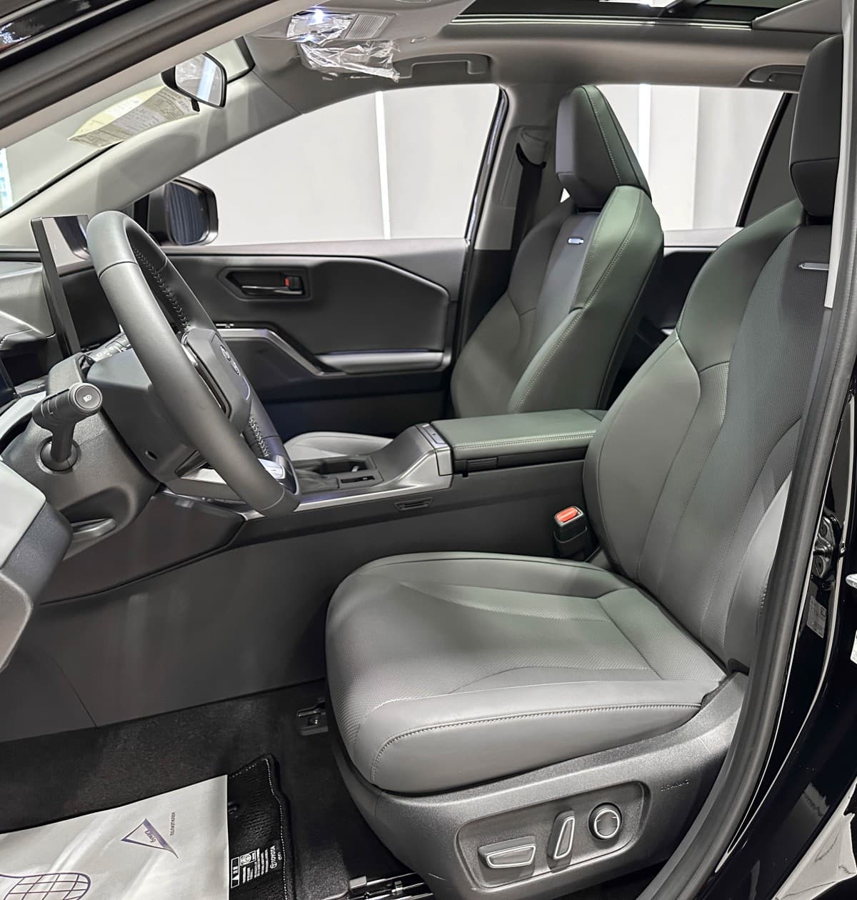 Toyota RAV4 - фото 11