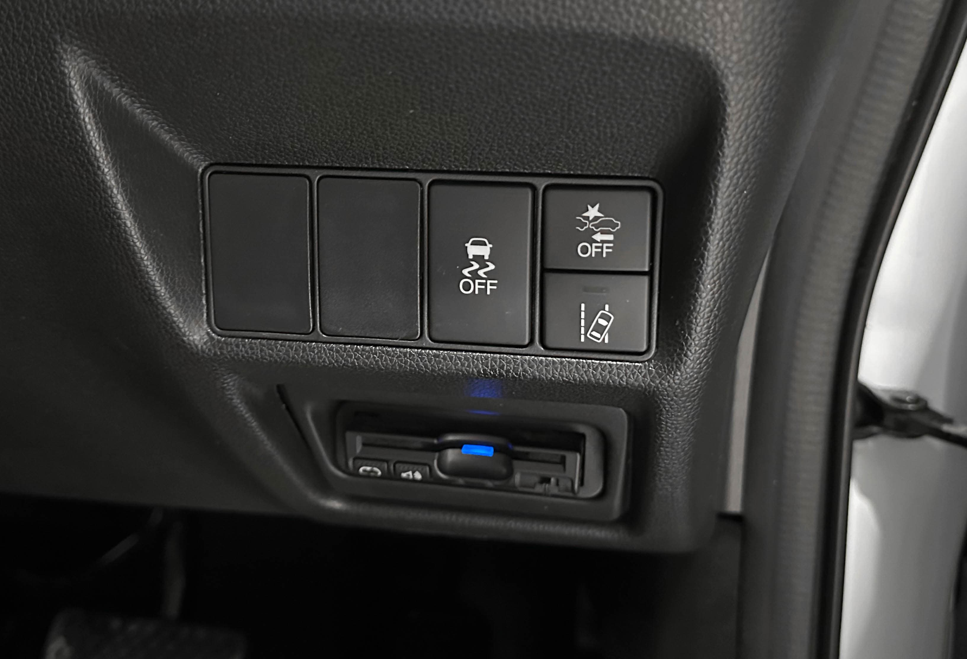 Honda Stepwgn Spada - фото 23