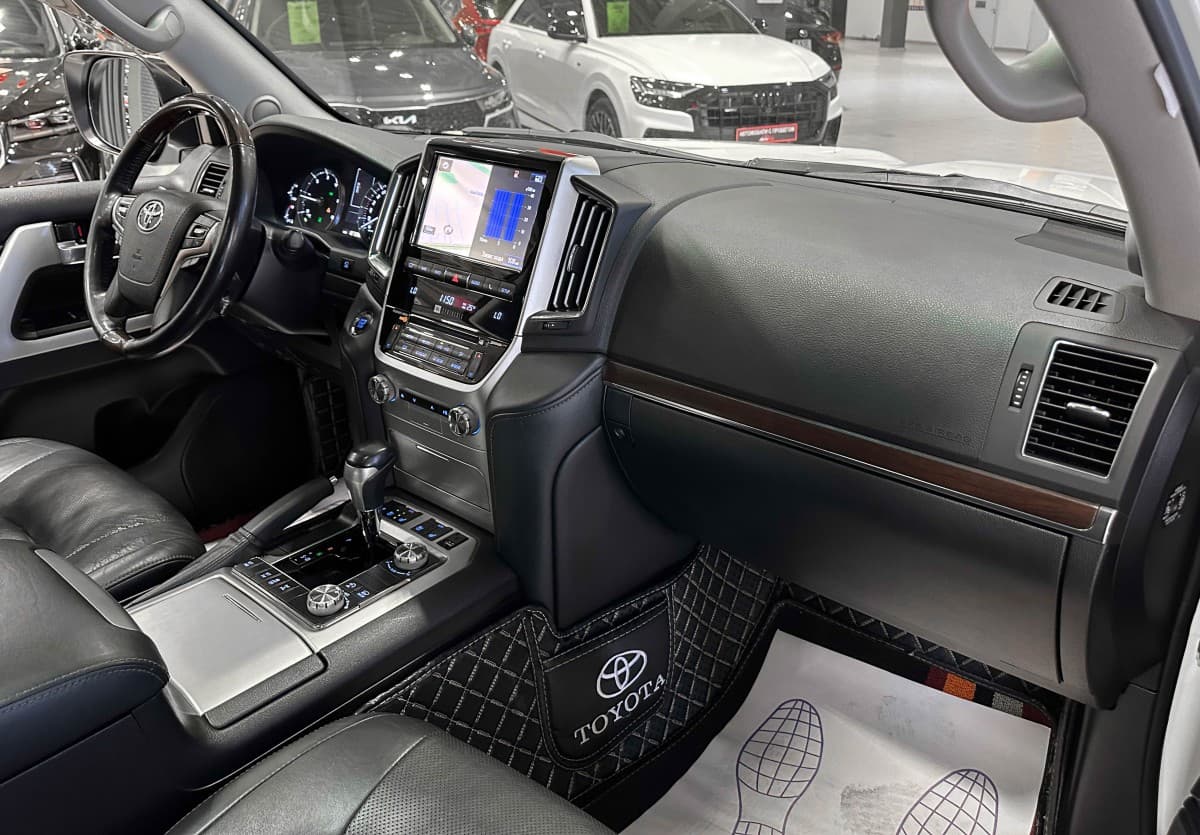 Toyota Land Cruiser 200 - фото 16