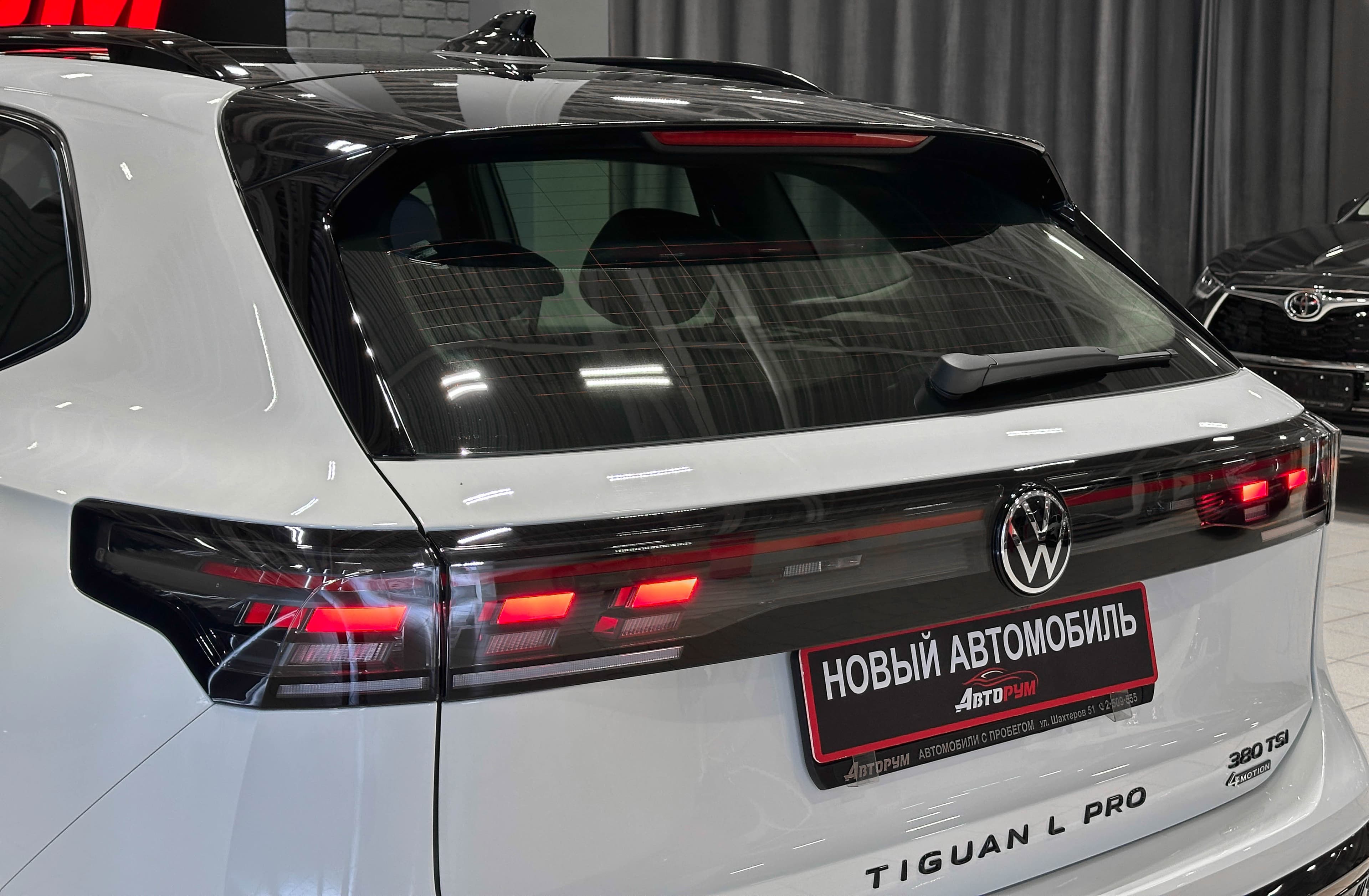Volkswagen Tiguan L - фото 10