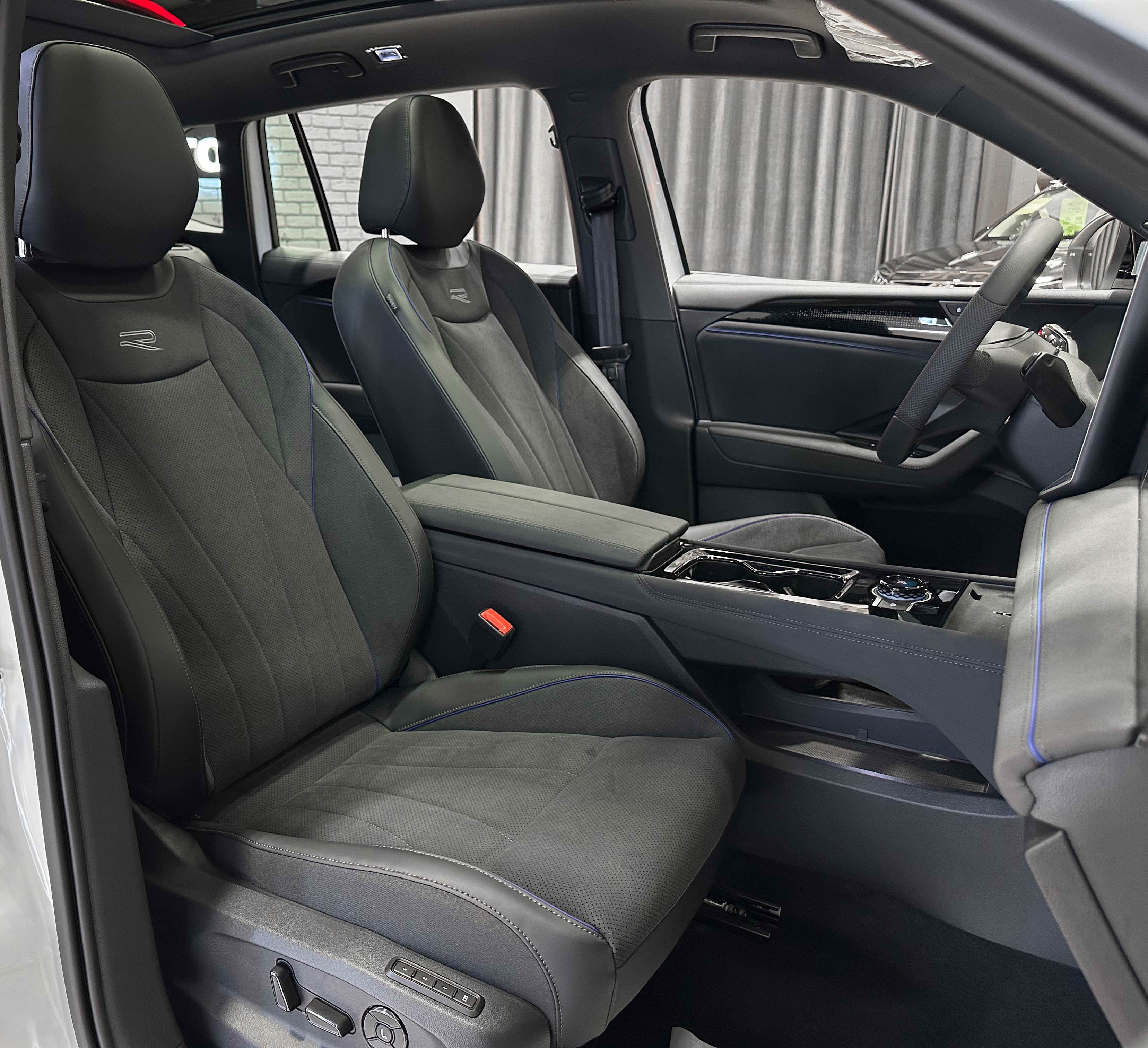 Volkswagen Tiguan L - фото 17