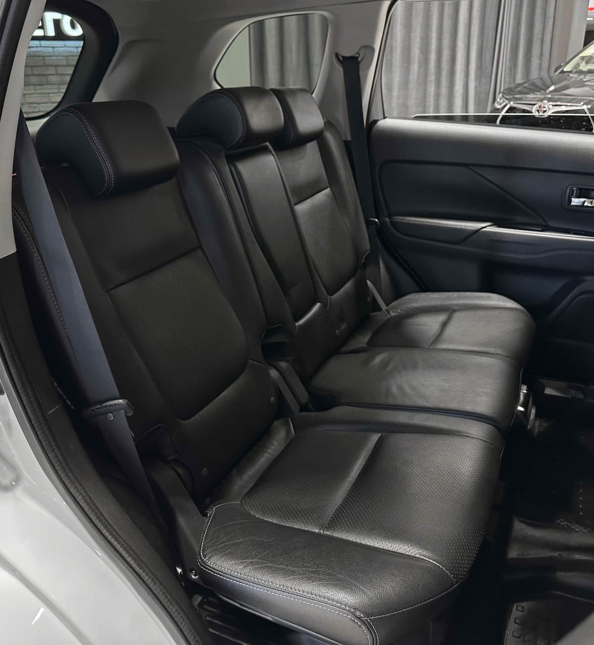 Mitsubishi Outlander - фото 14