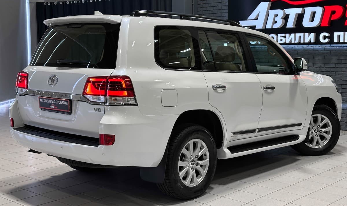 Toyota Land Cruiser 200 - фото 7