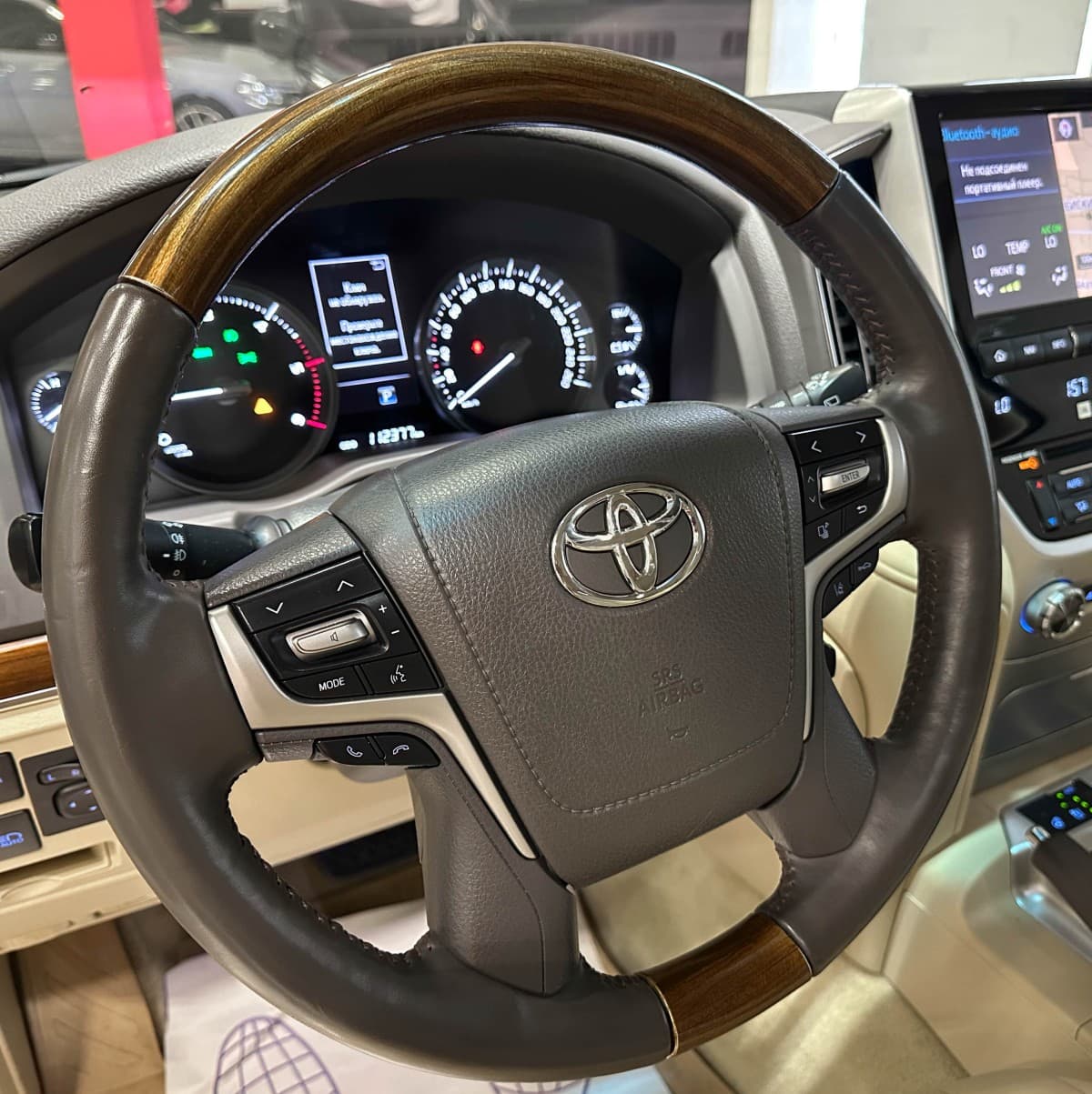 Toyota Land Cruiser 200 - фото 25