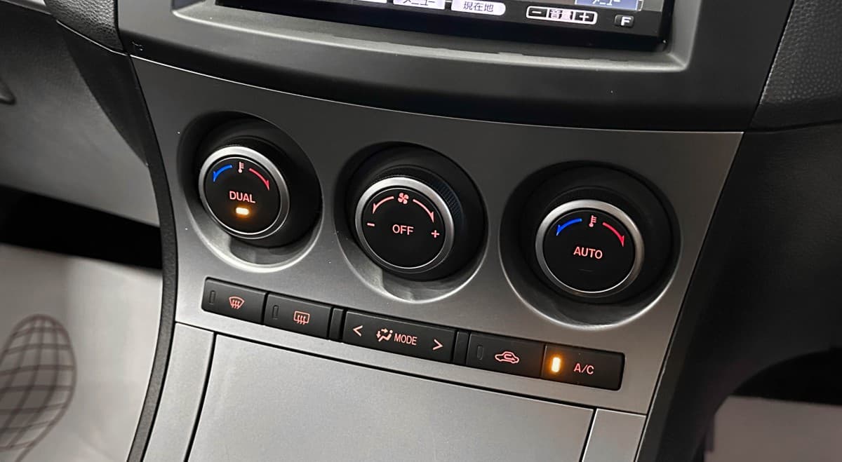 Mazda Axela - фото 24