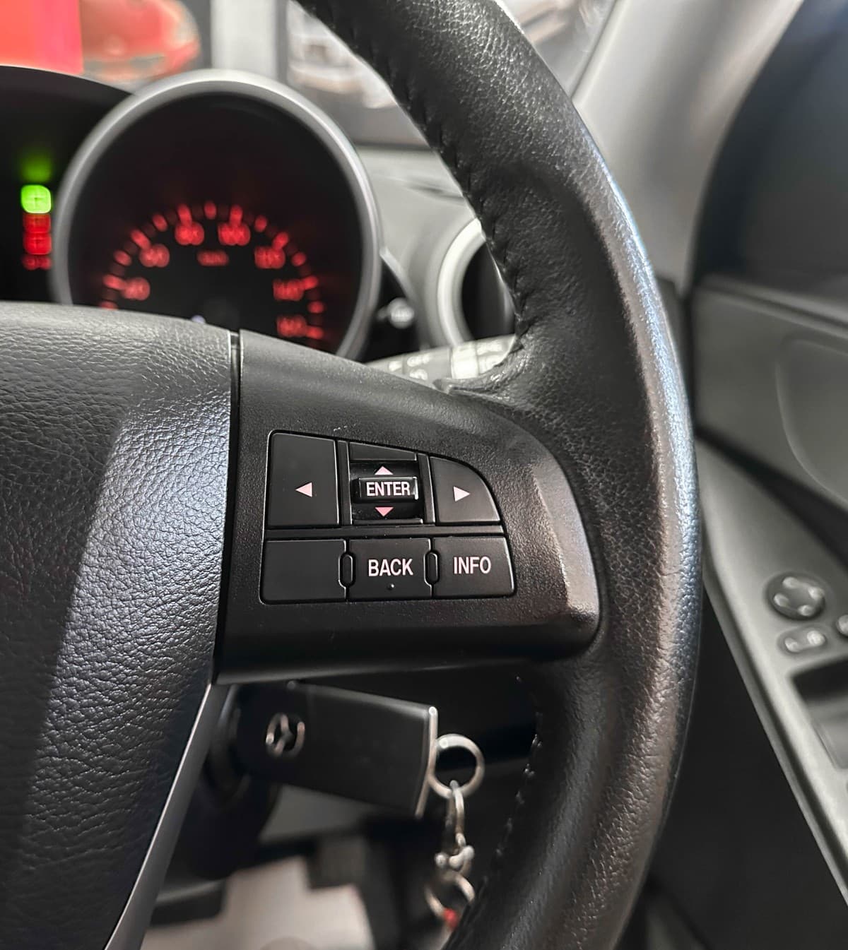 Mazda Axela - фото 20