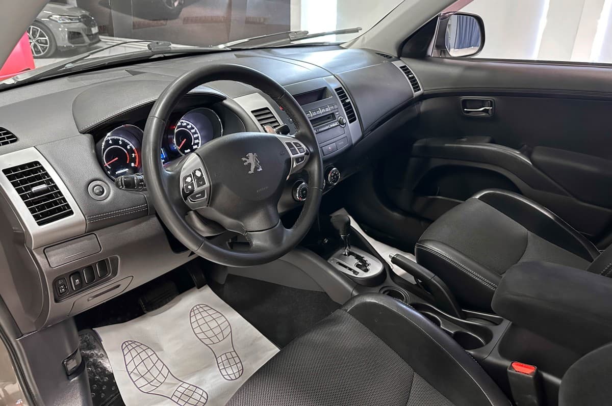 Peugeot 4007 - фото 16