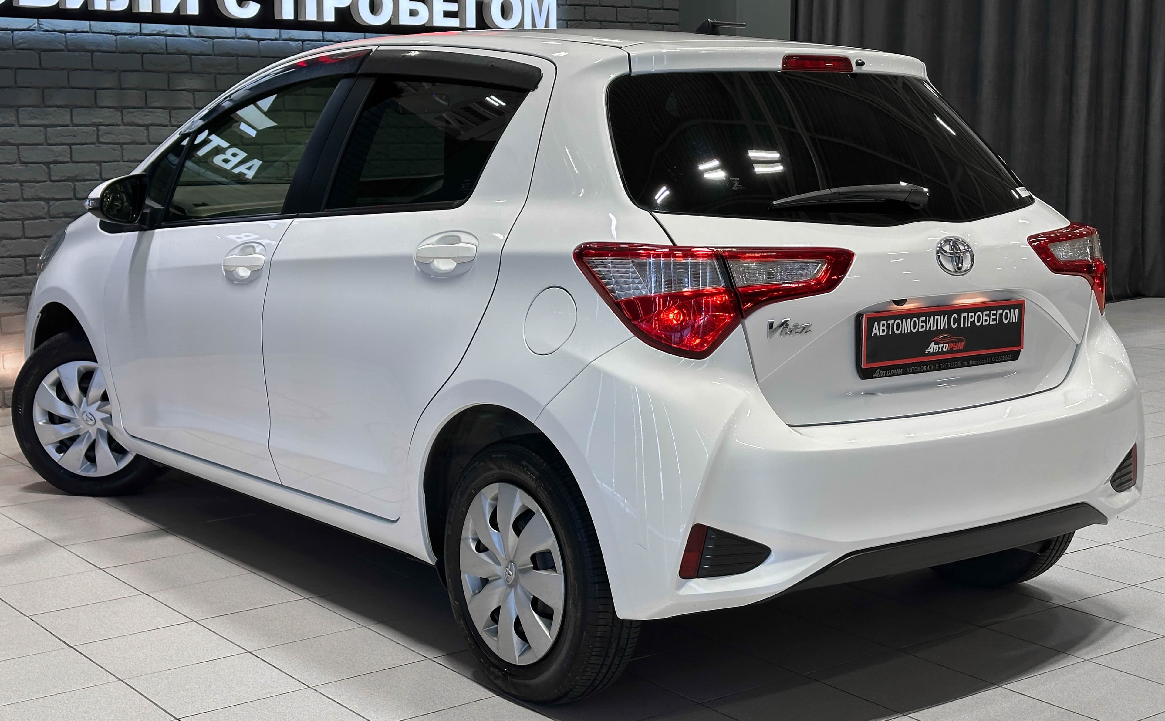 Toyota Vitz - фото 9