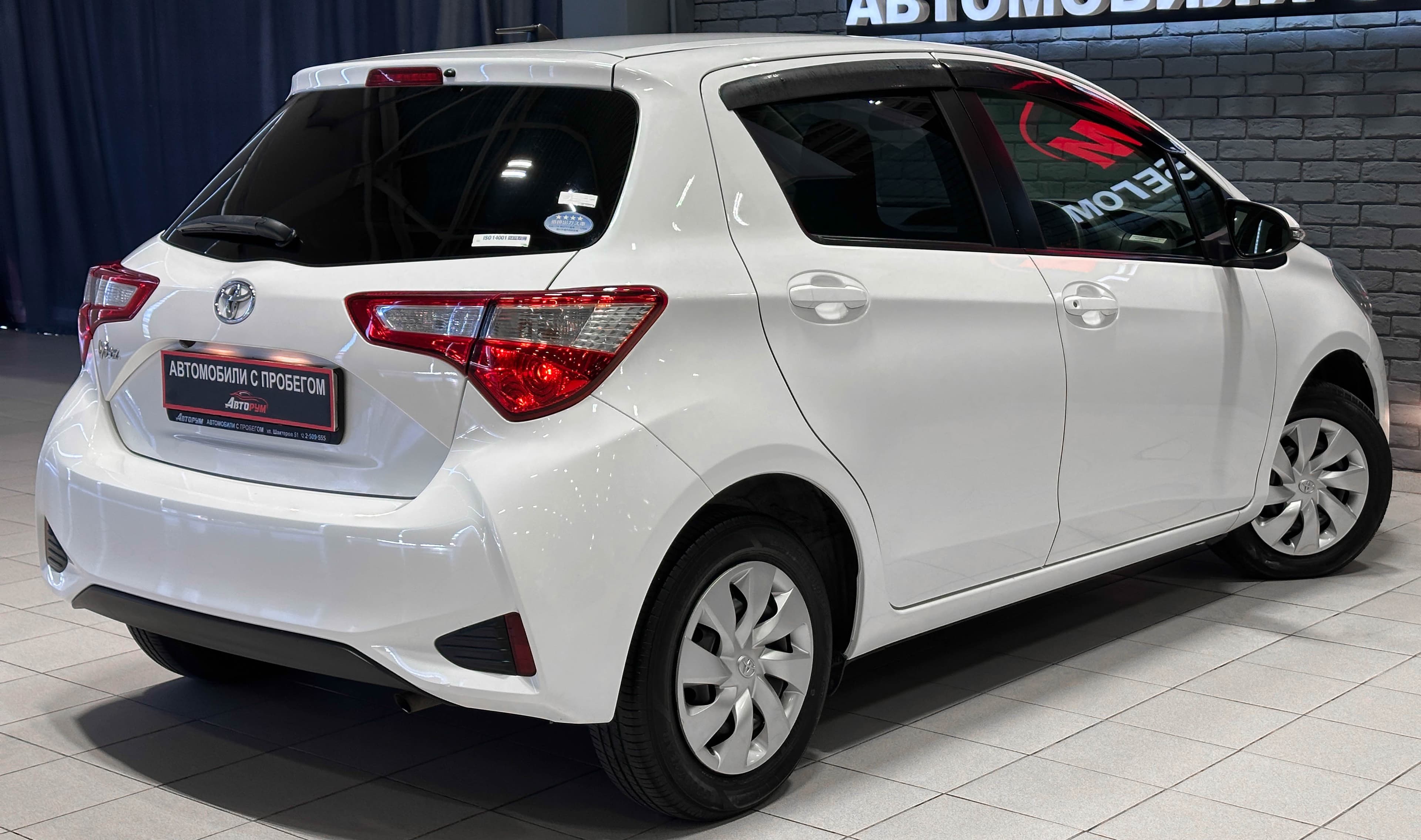 Toyota Vitz - фото 6