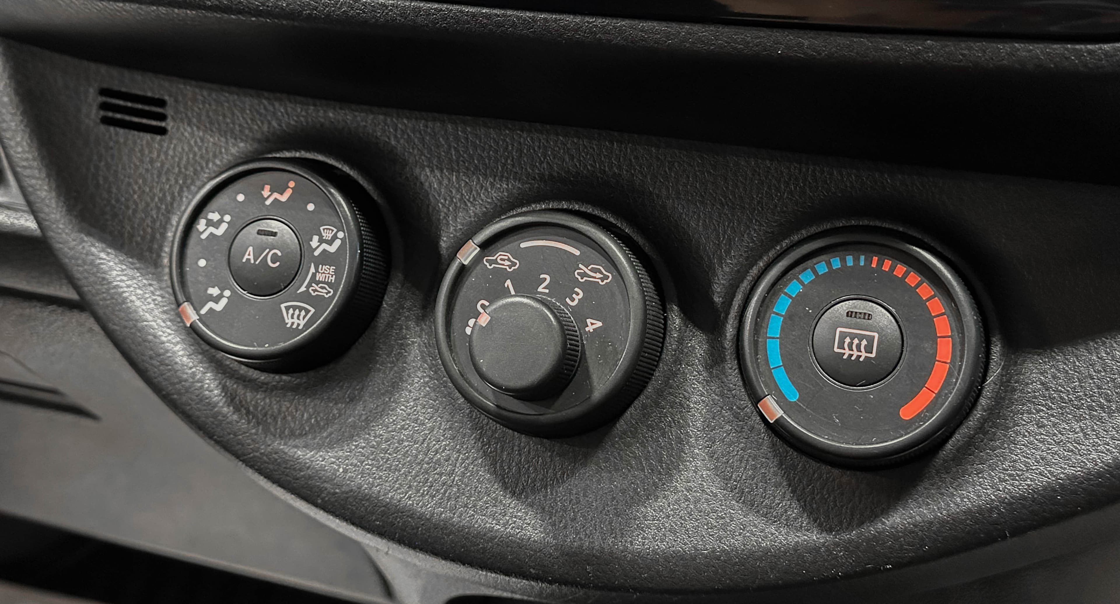 Toyota Vitz - фото 21