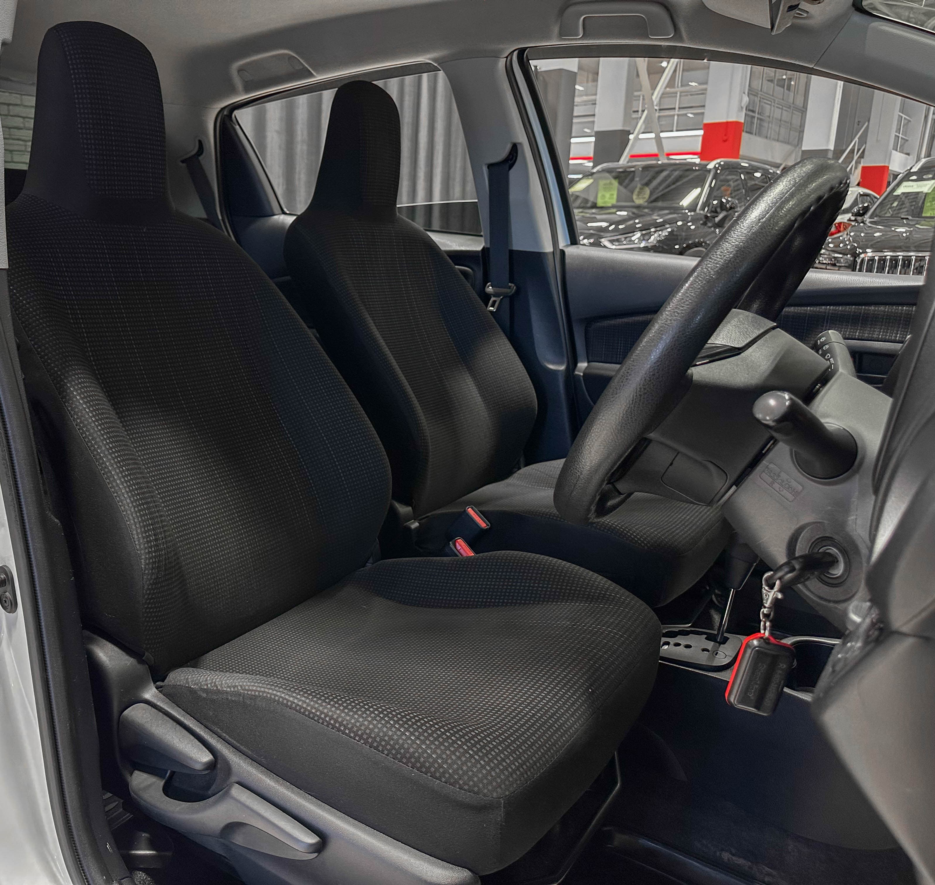 Toyota Vitz - фото 11