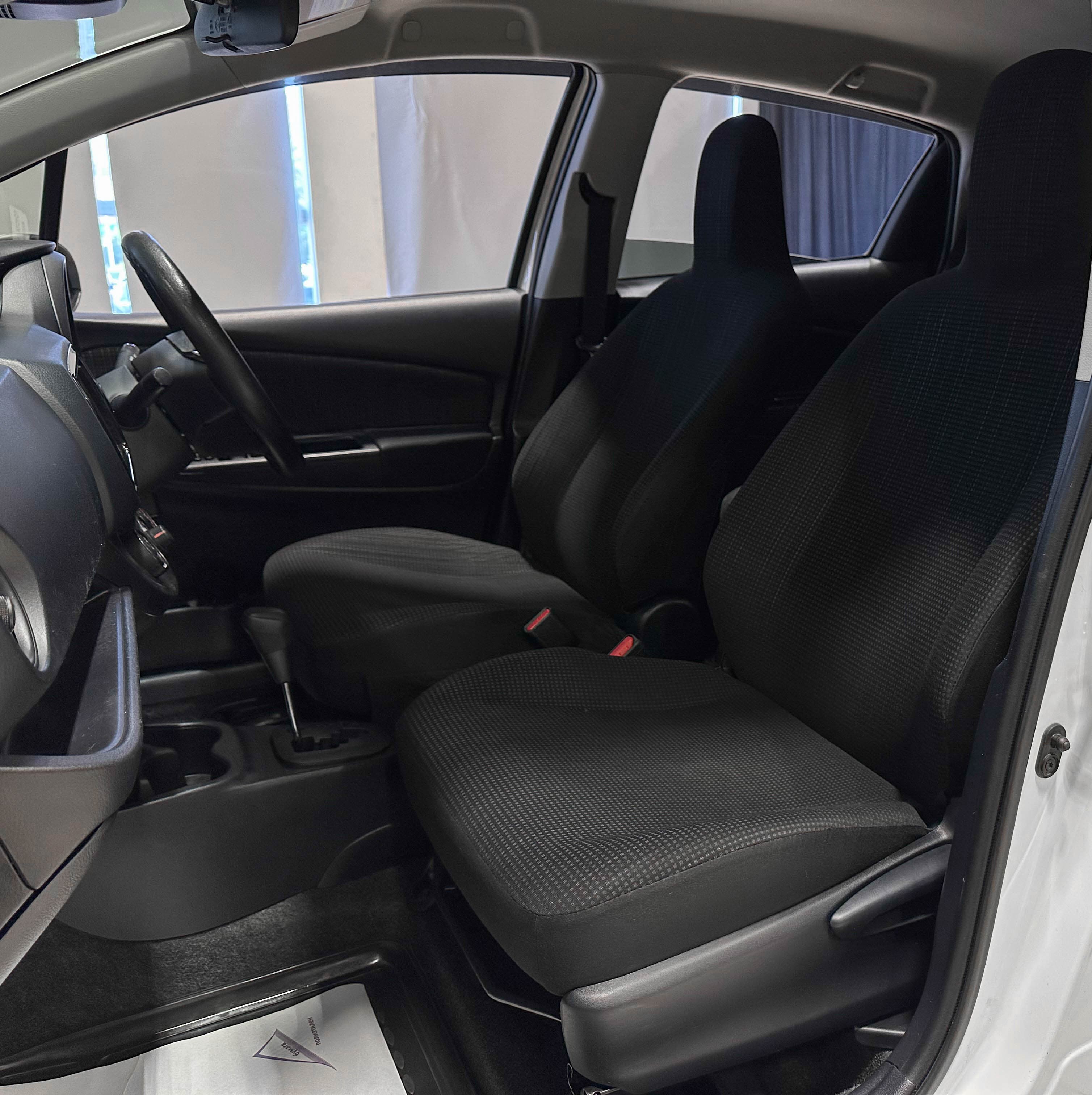 Toyota Vitz - фото 15