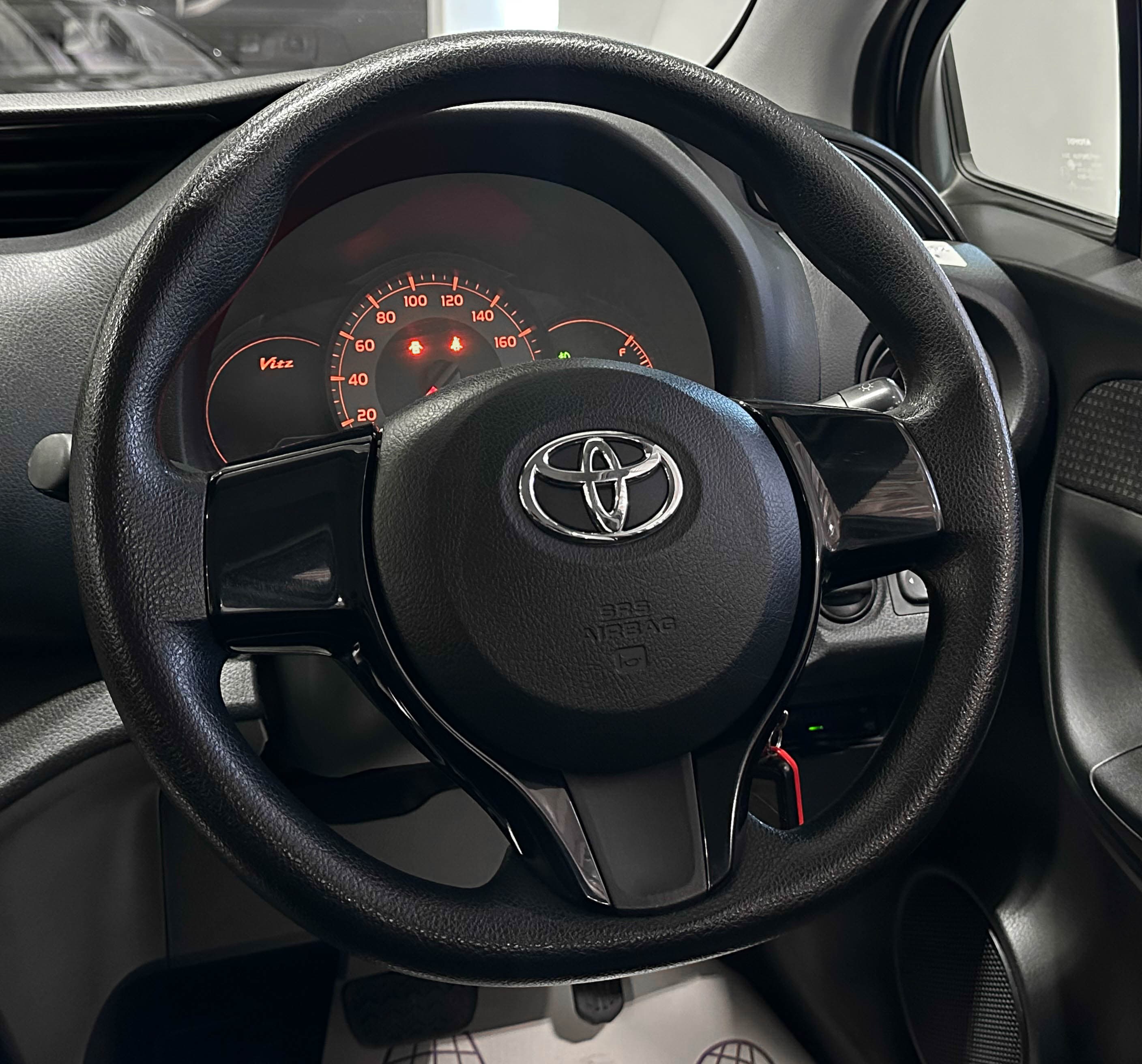 Toyota Vitz - фото 27