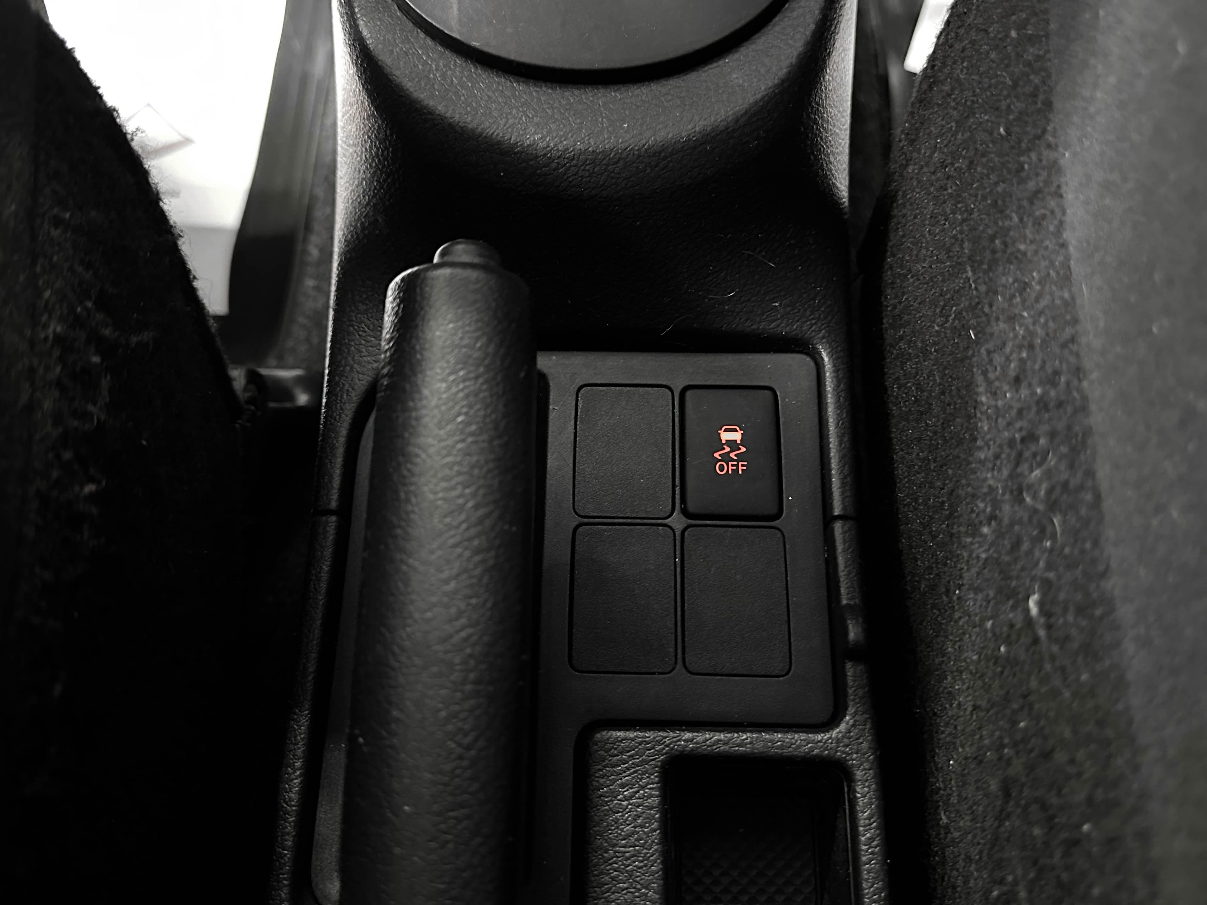 Toyota Vitz - фото 25