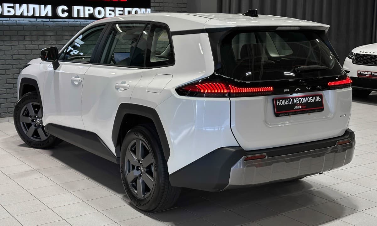 Toyota RAV4 - фото 10