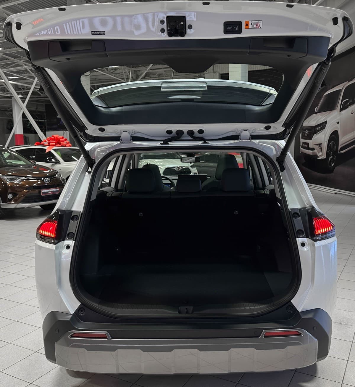 Toyota RAV4 - фото 18