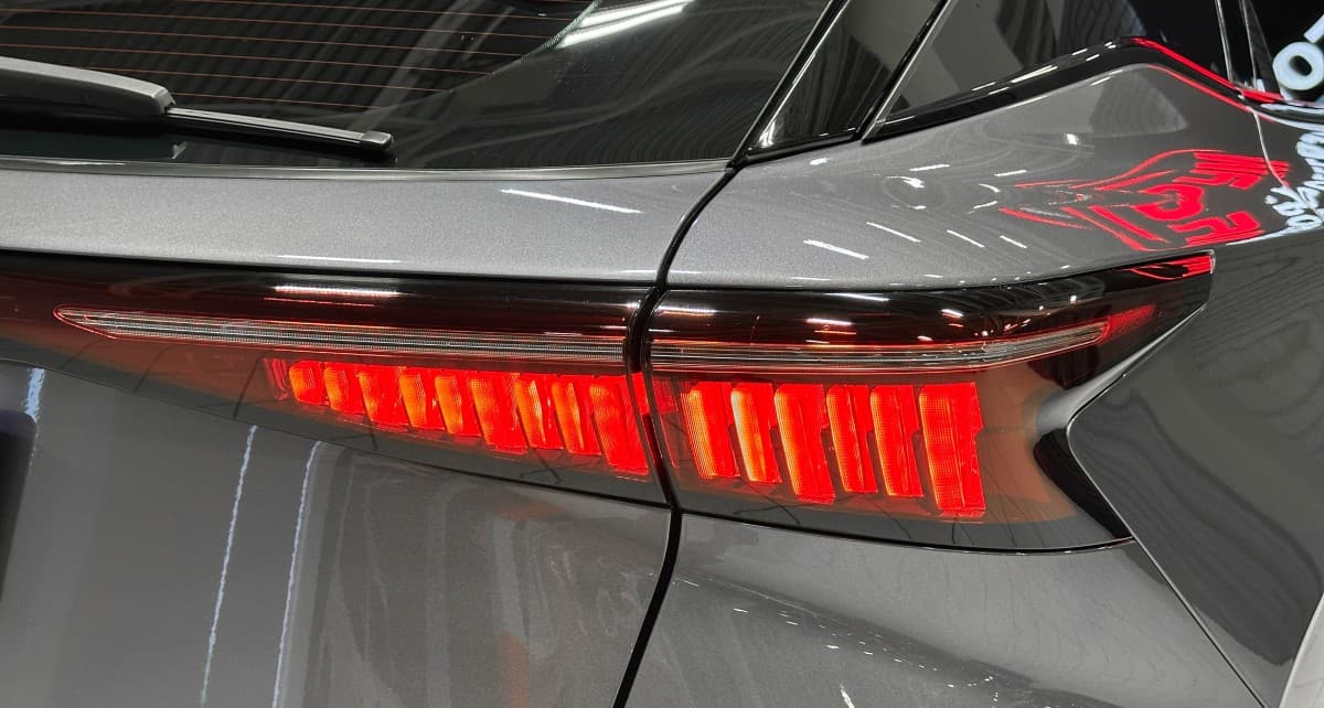 Omoda C5 - фото 8