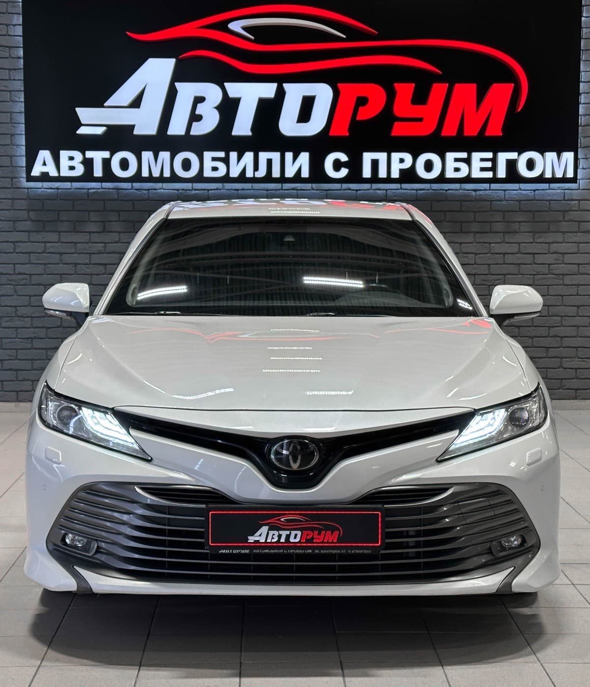 Toyota Camry - фото 3