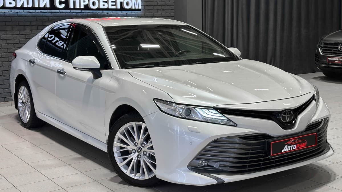 Toyota Camry - фото 5