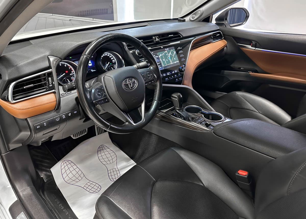 Toyota Camry - фото 10