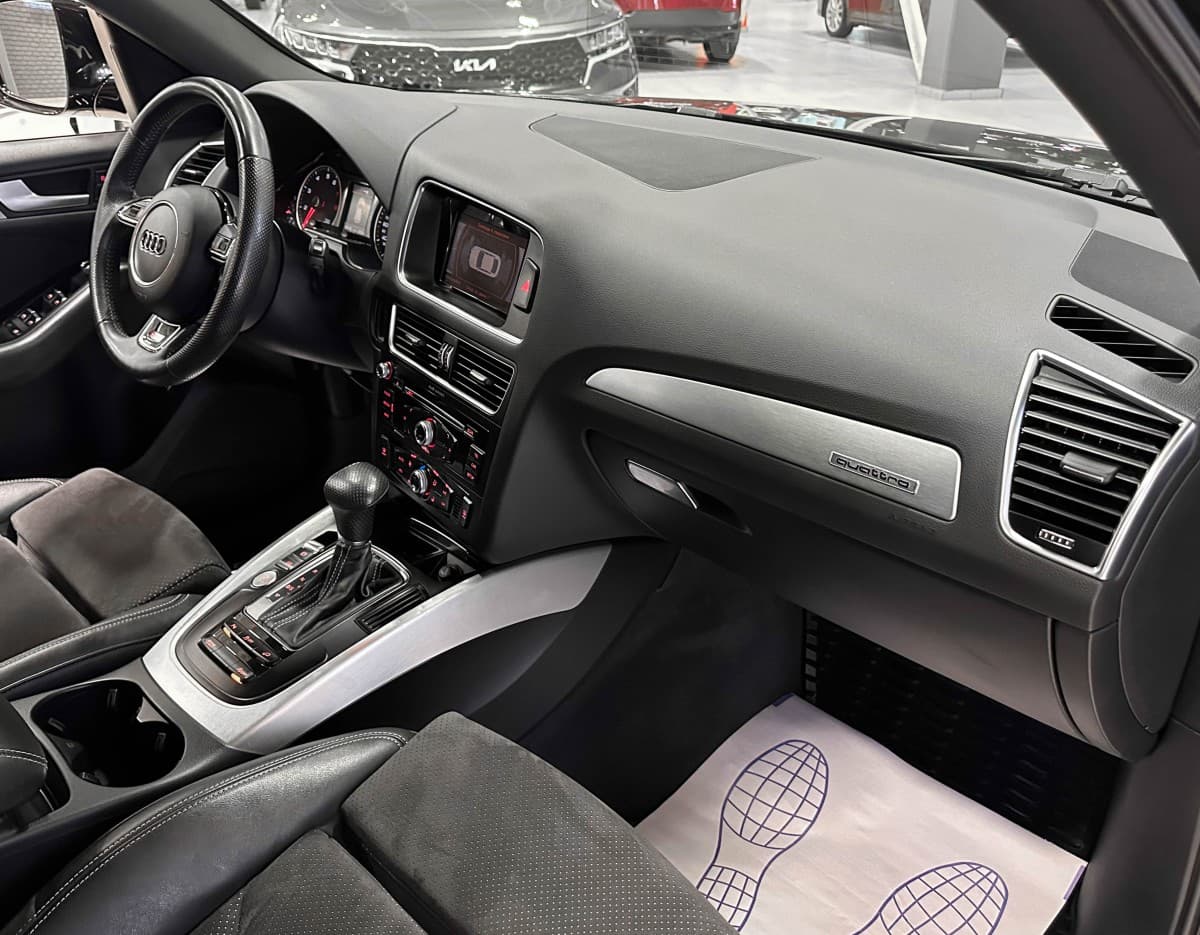 Audi Q5 - фото 16