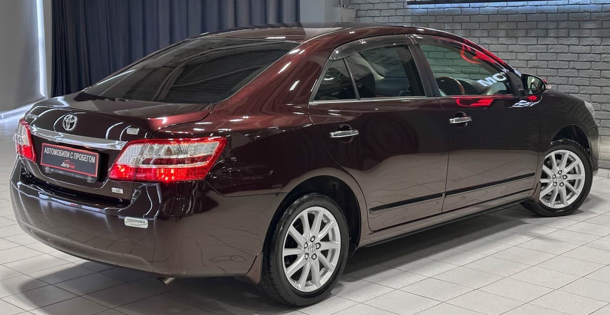 Toyota Premio - фото 6