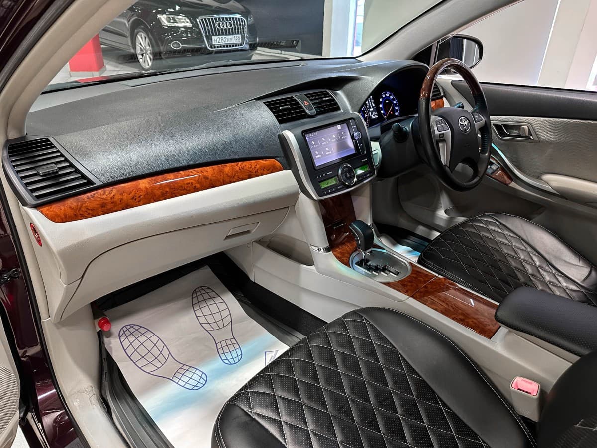 Toyota Premio - фото 16
