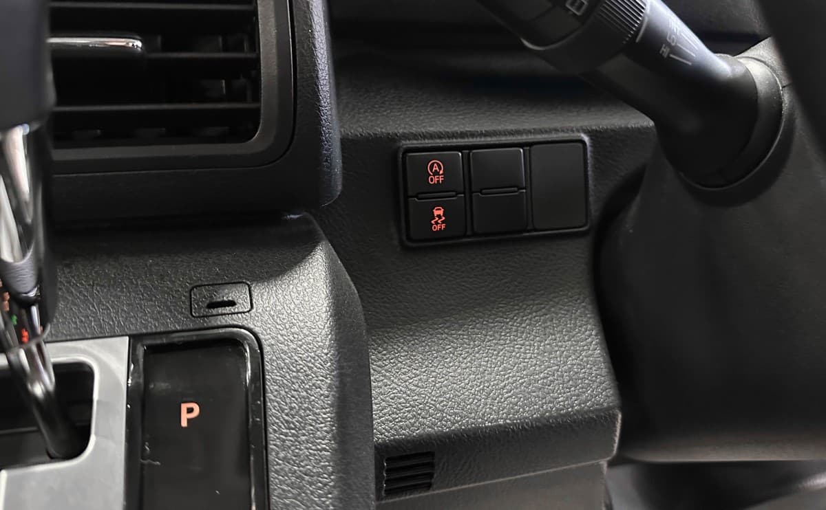 Toyota Sienta - фото 24