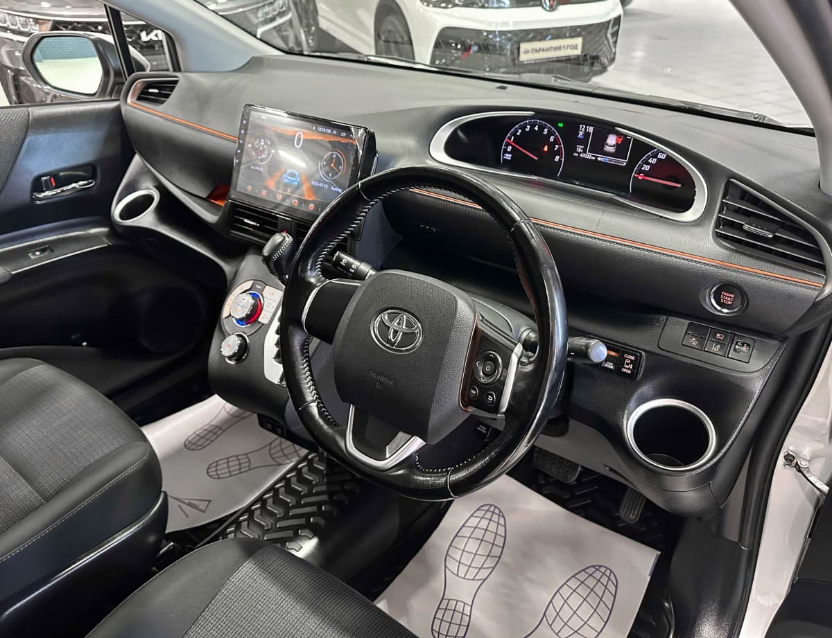 Toyota Sienta - фото 10