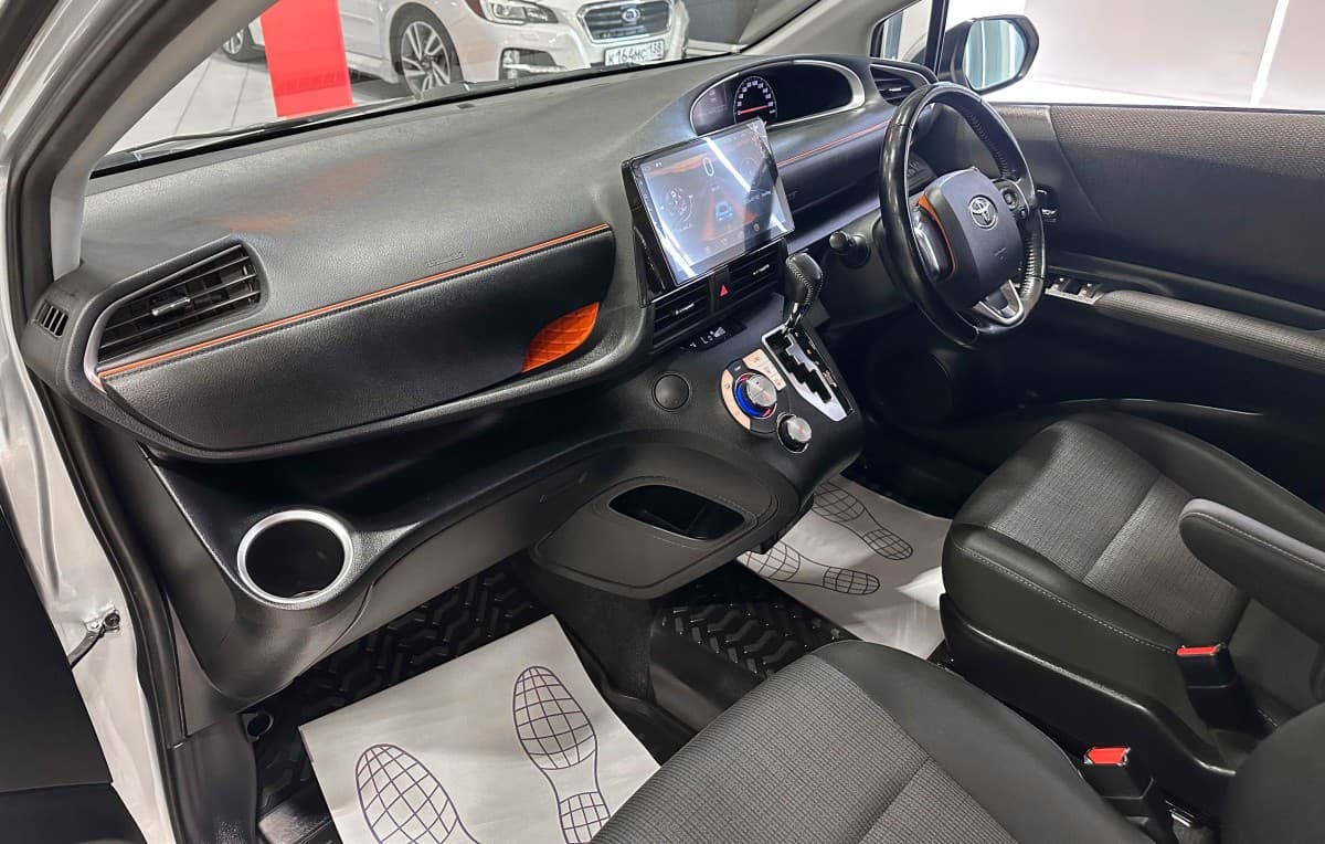 Toyota Sienta - фото 19