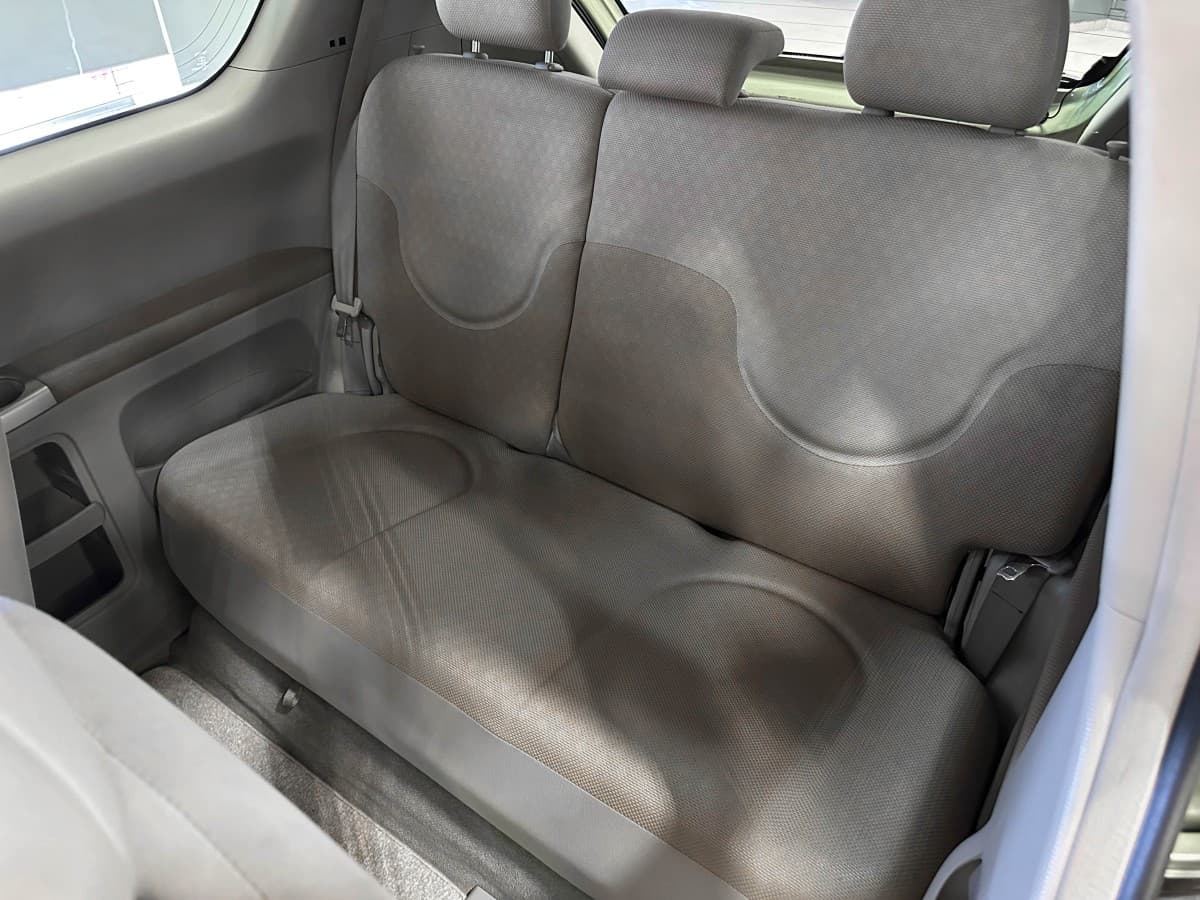 Toyota Porte - фото 12