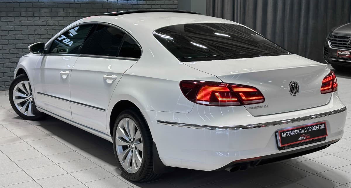 Volkswagen Passat CC - фото 9