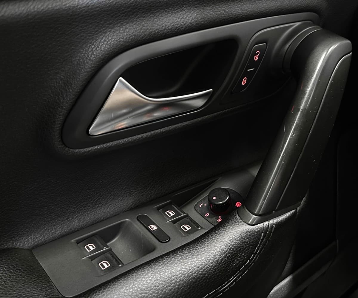 Volkswagen Passat CC - фото 20